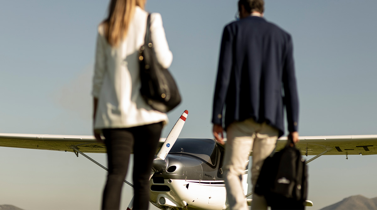 P2008 Italian Single Engine Aircraft with couple