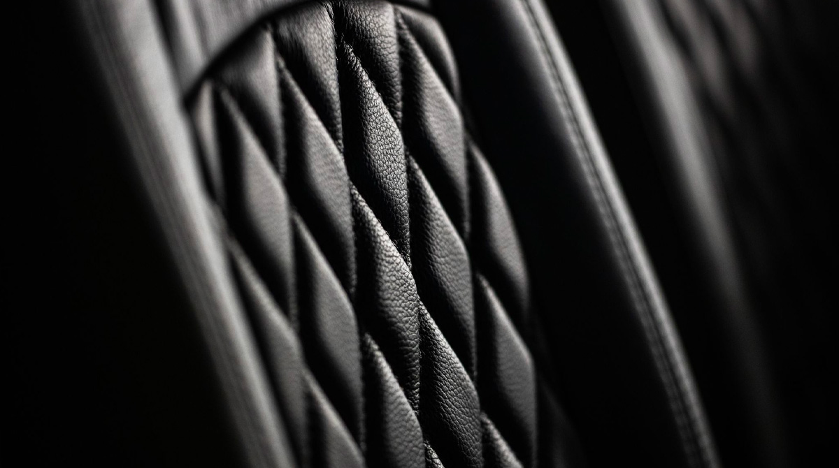P2010 by Tecnam Comfortable Leather Seats