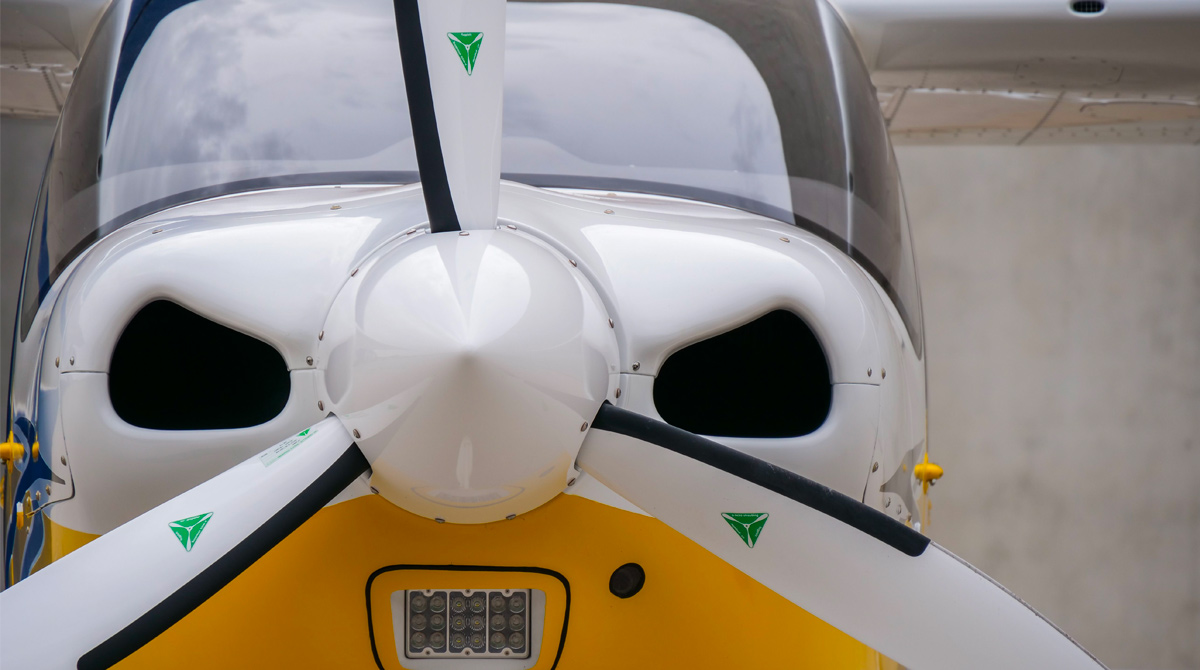 P2010 170 HP Diesel front view powerplant and propeller