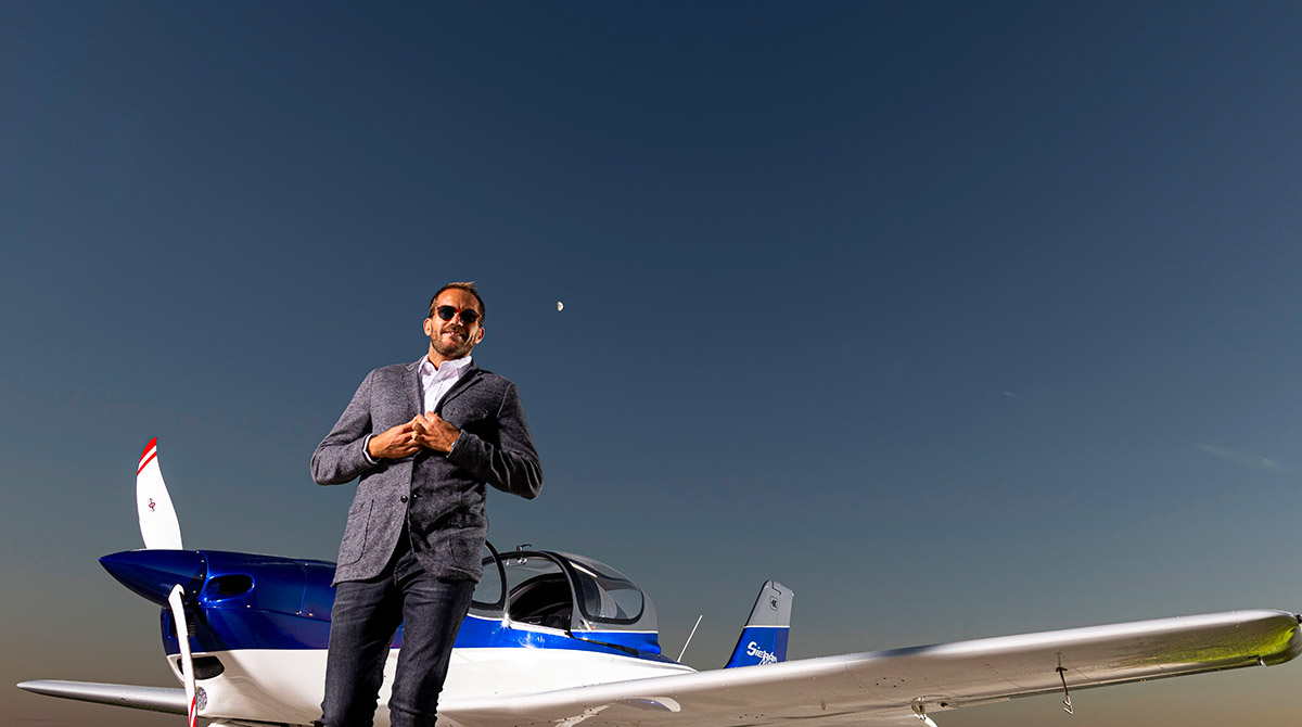 P2002 Sierra best plane for beginners James Bond 007