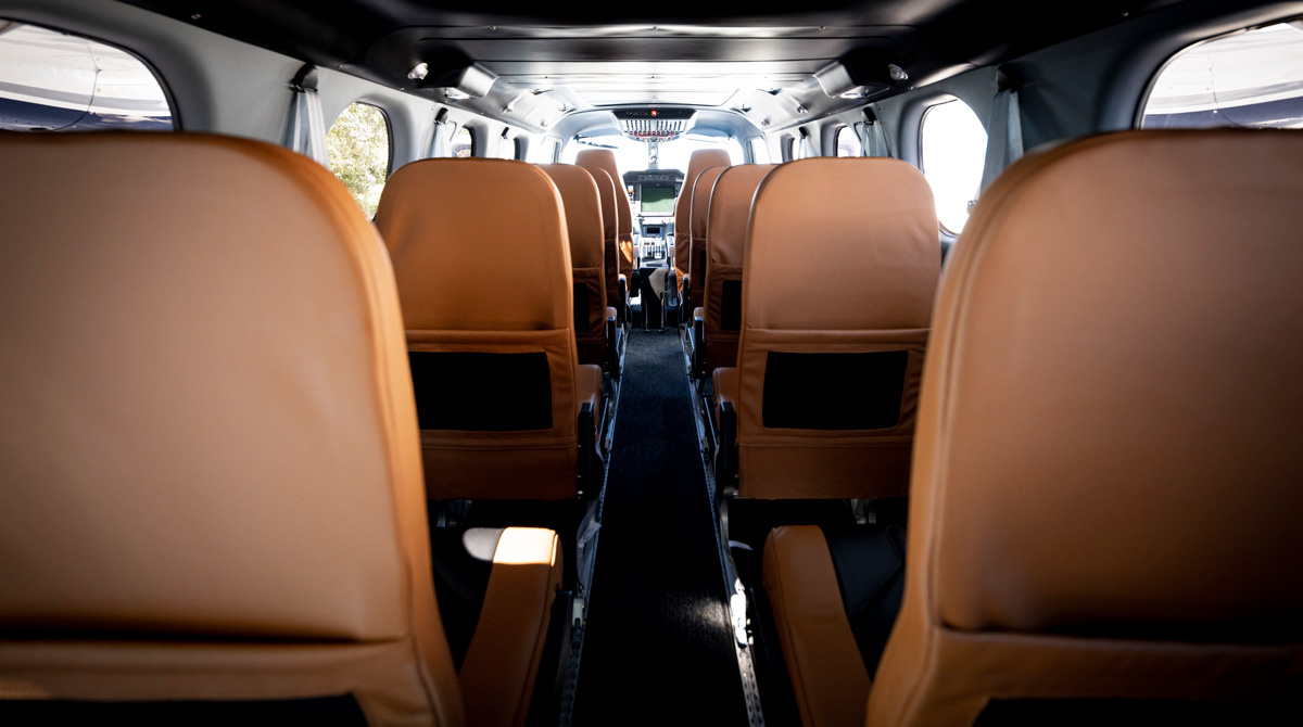 P2012 Traveller Airline corridor and seats